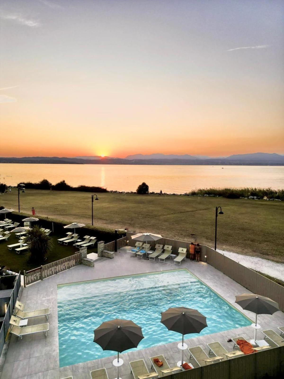 Appartamenti Residence Tulipano Sirmione Exterior photo
