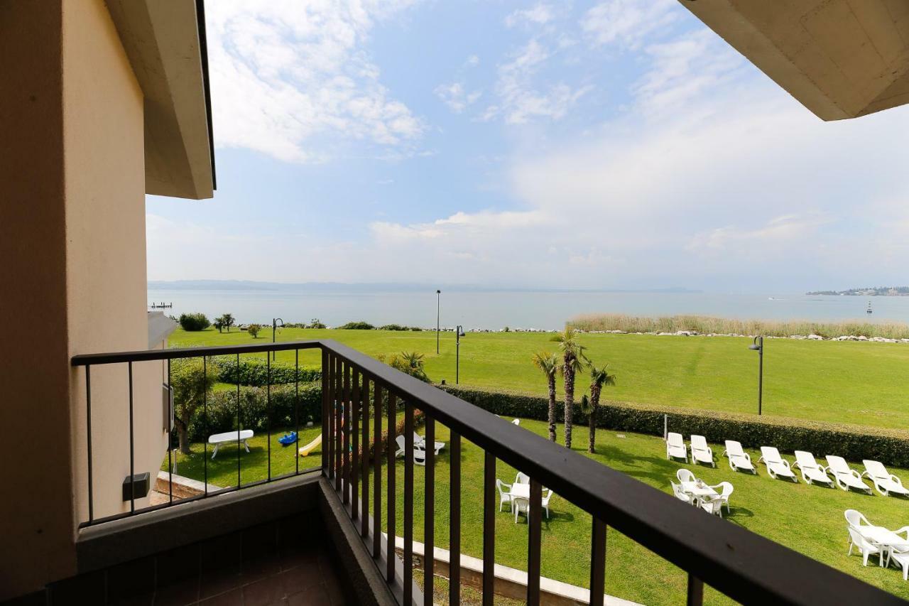 Appartamenti Residence Tulipano Sirmione Exterior photo